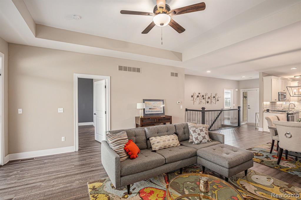 54313 CAMDEN Circle, New Baltimore, MI — Photo 8