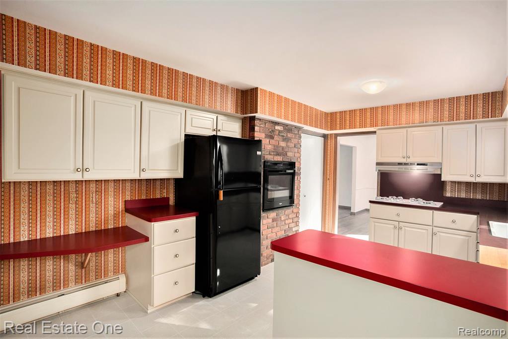 5593 Northcote, West Bloomfield, MI — Photo 10