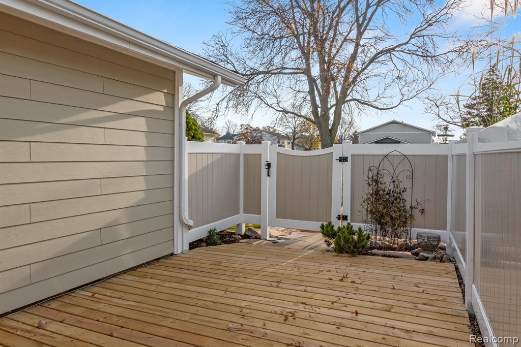 39727 VILLAGE WOOD Lane, Novi, MI — Photo 4