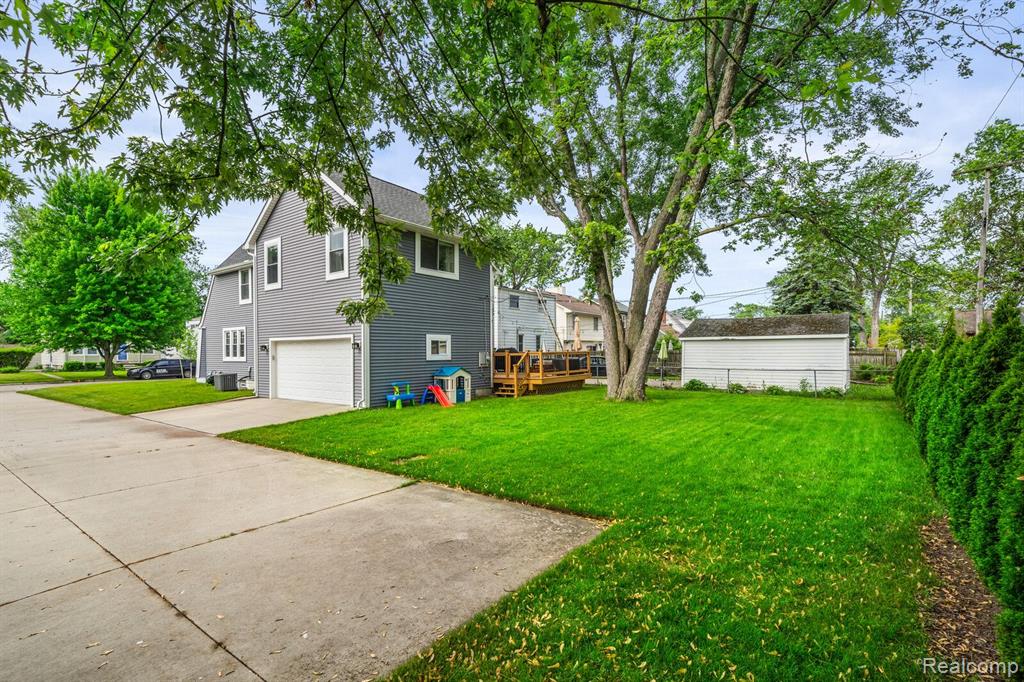 920 CAMBRIDGE Road, Berkley, MI 48072 — Photo 33