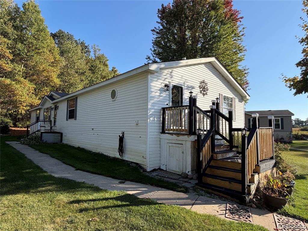 8489 Barkwood Circle, Fenton, MI 48430 — Photo 2