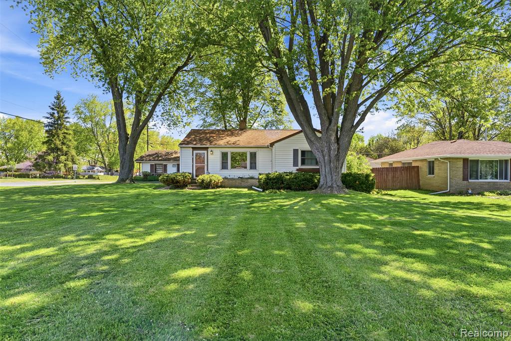 7230 N Center Road, Mount Morris, MI 48458 — Photo 2