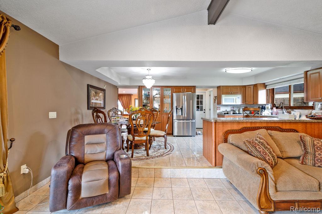 4908 Kadena Court, Sterling Heights, MI 48310 — Photo 27