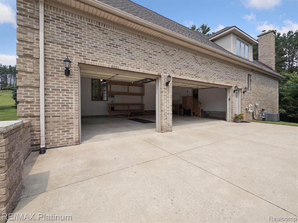 9071 Thornapple Drive, Pinckney, MI 48169 — Photo 59