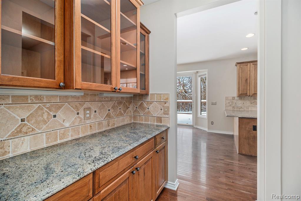 2298 Meadow Court, Leonard, MI 48367 — Photo 15