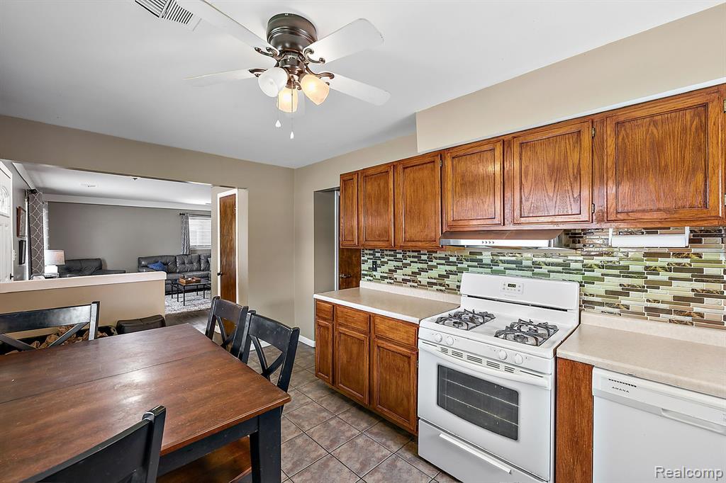 6460 SUNSET Street, Garden City, MI — Photo 7