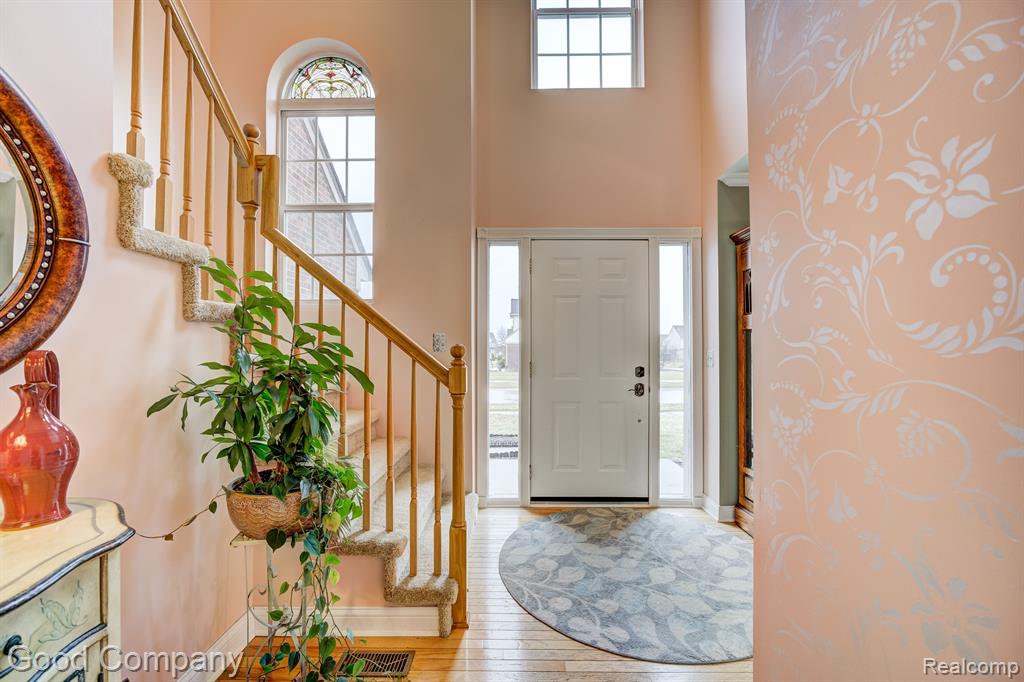 755 OAK POINT Lane, Madison Heights, MI 48071 — Photo 8