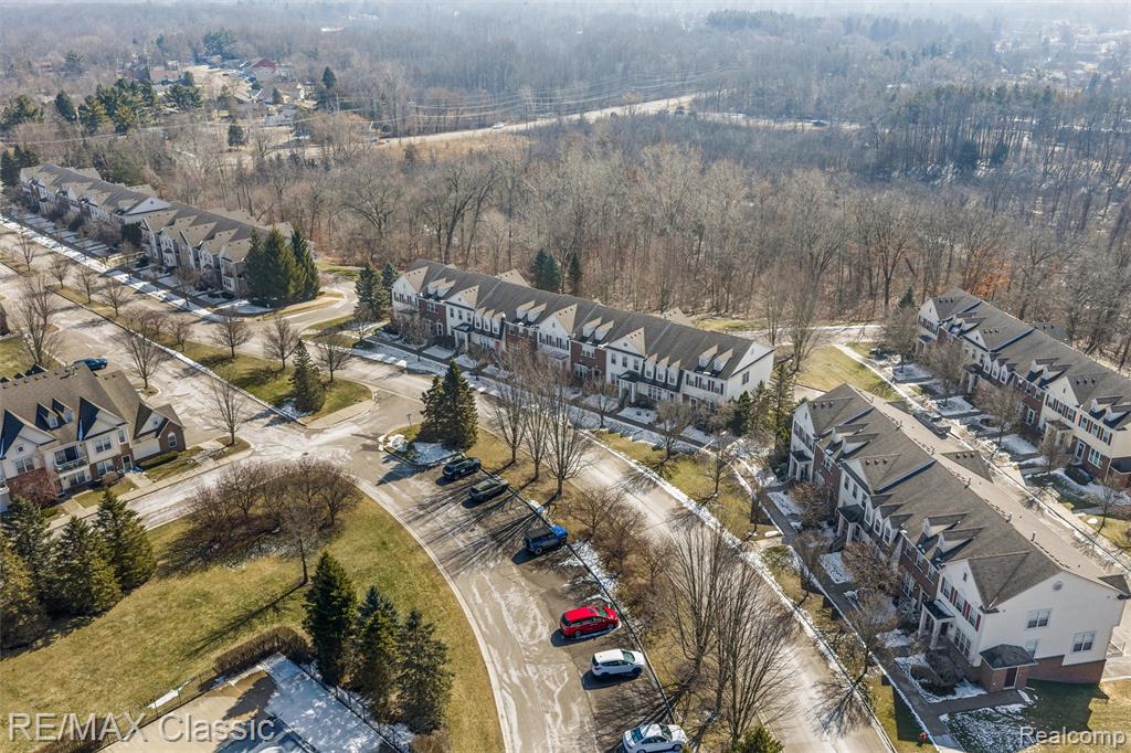 8114 Heron Hills Drive, Walled Lake, MI 48390 — Photo 32