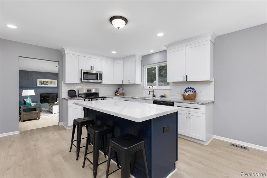9844 Klais Court, Clarkston, MI 48348 — Photo 19