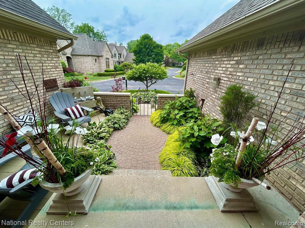 35573 CROSS CREEK N, Farmington Hills, MI 48331 — Photo 86