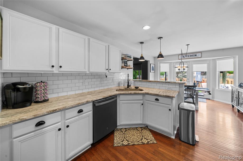 46173 Rocker Drive, Macomb, MI 48044 — Photo 2