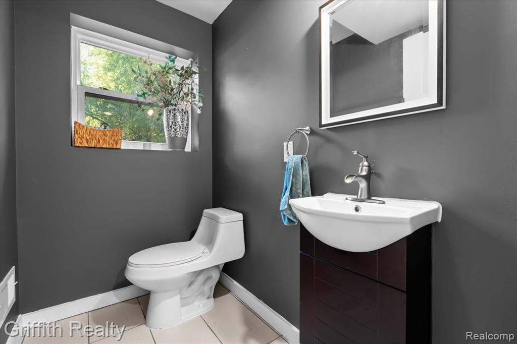 6531 Catalpa Drive, Brighton, MI 48116 — Photo 24