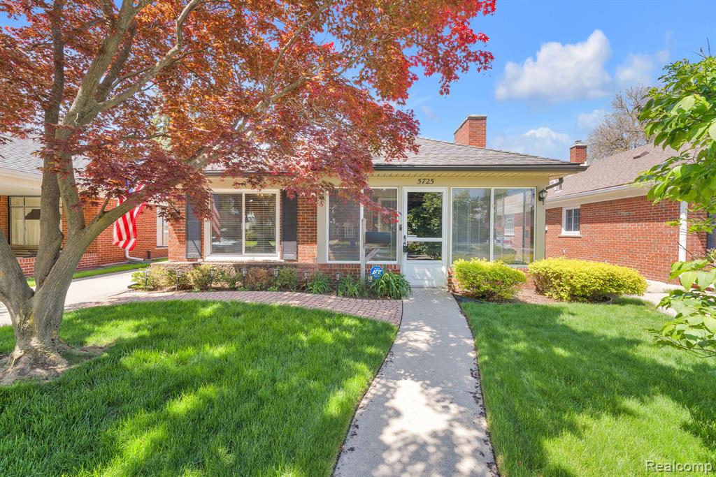 5725 Burger Street, Dearborn Heights, MI 48127 — front exterior