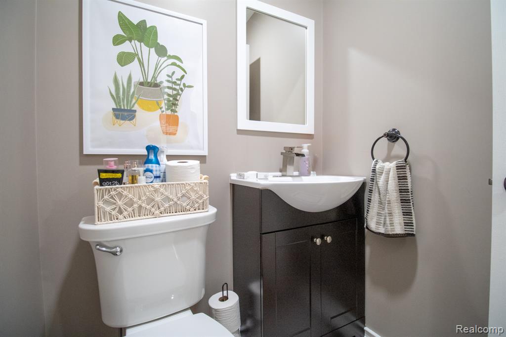 7878 Capri Drive, Canton, MI 48187 — Photo 30