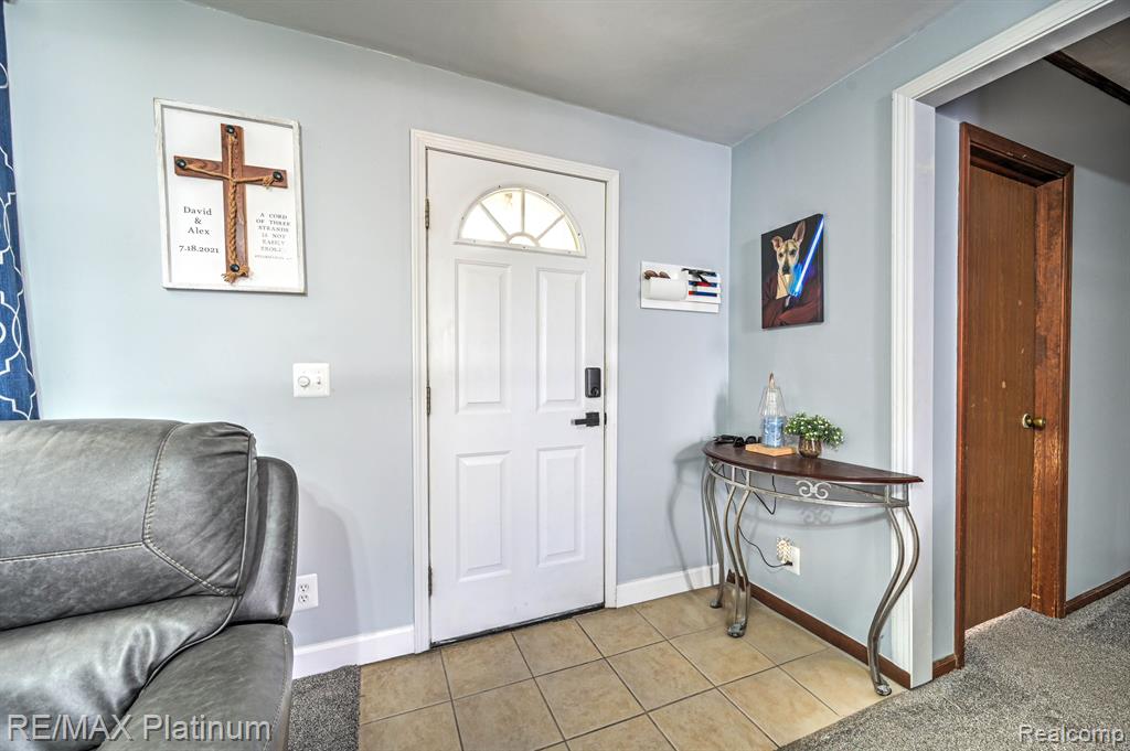 604 S LEROY Street, Fenton, MI 48430 — Photo 5