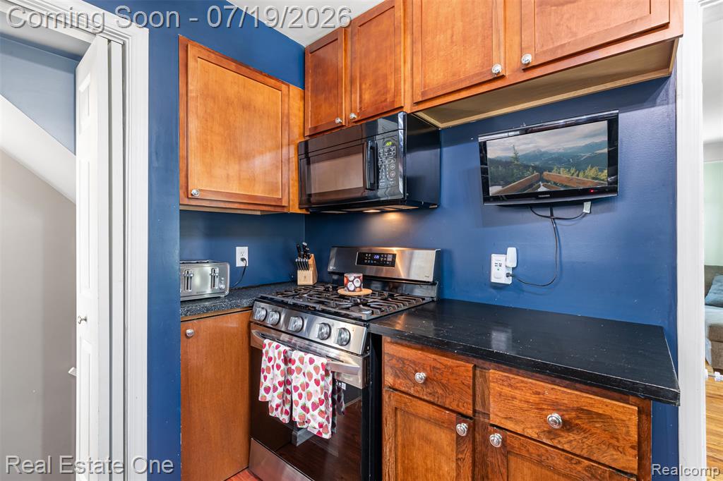 483 Kings Highway, Wyandotte, MI 48192 — Photo 9