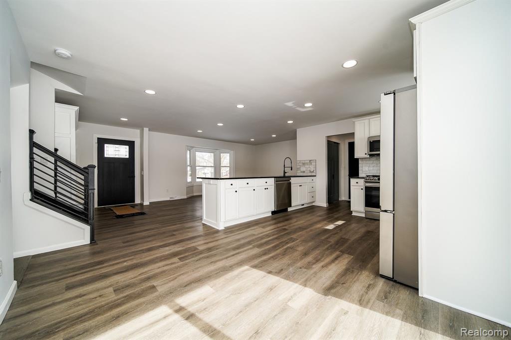 6522 ELLINWOOD Drive, White Lake, MI 48383 — Photo 16
