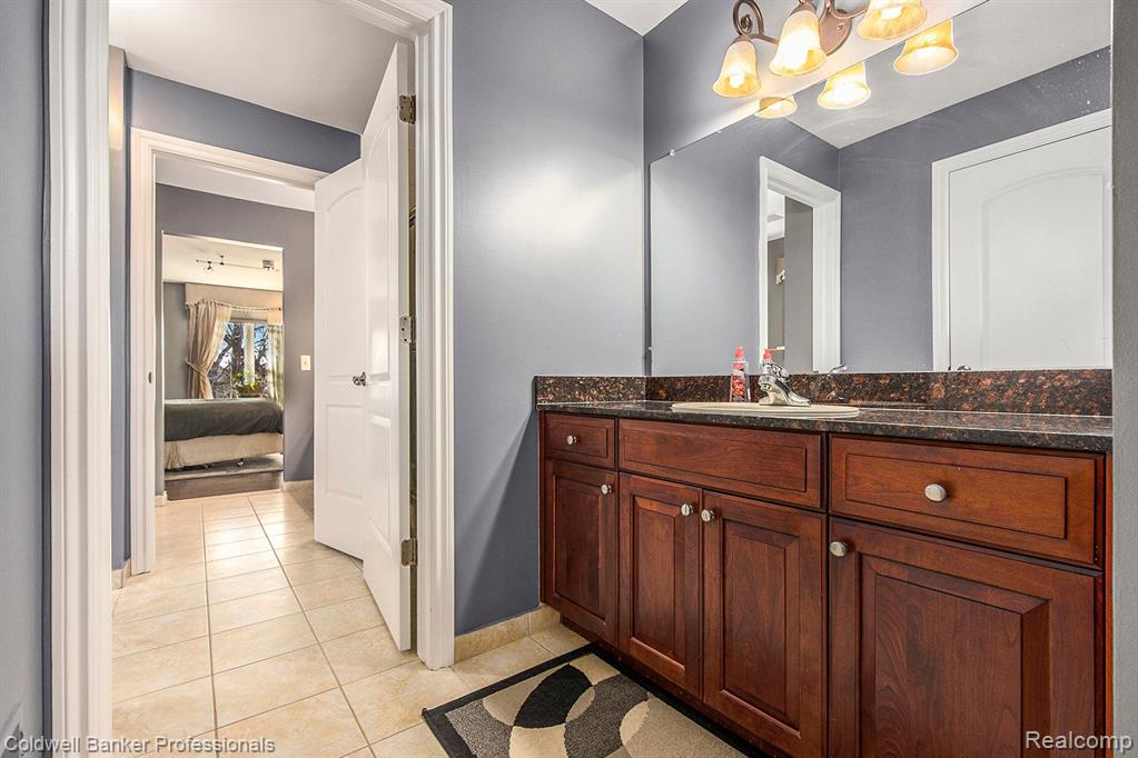 2434 PEBBLE BEACH Drive, Oakland, MI — Photo 18