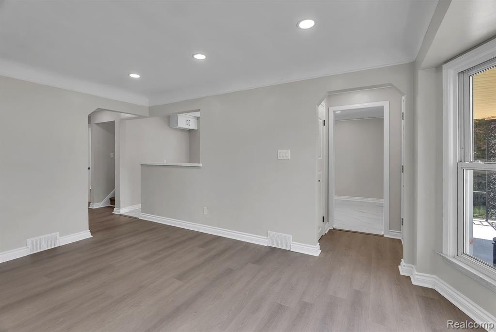 8128 Grayfield Street, Dearborn Heights, MI 48127 — Photo 20