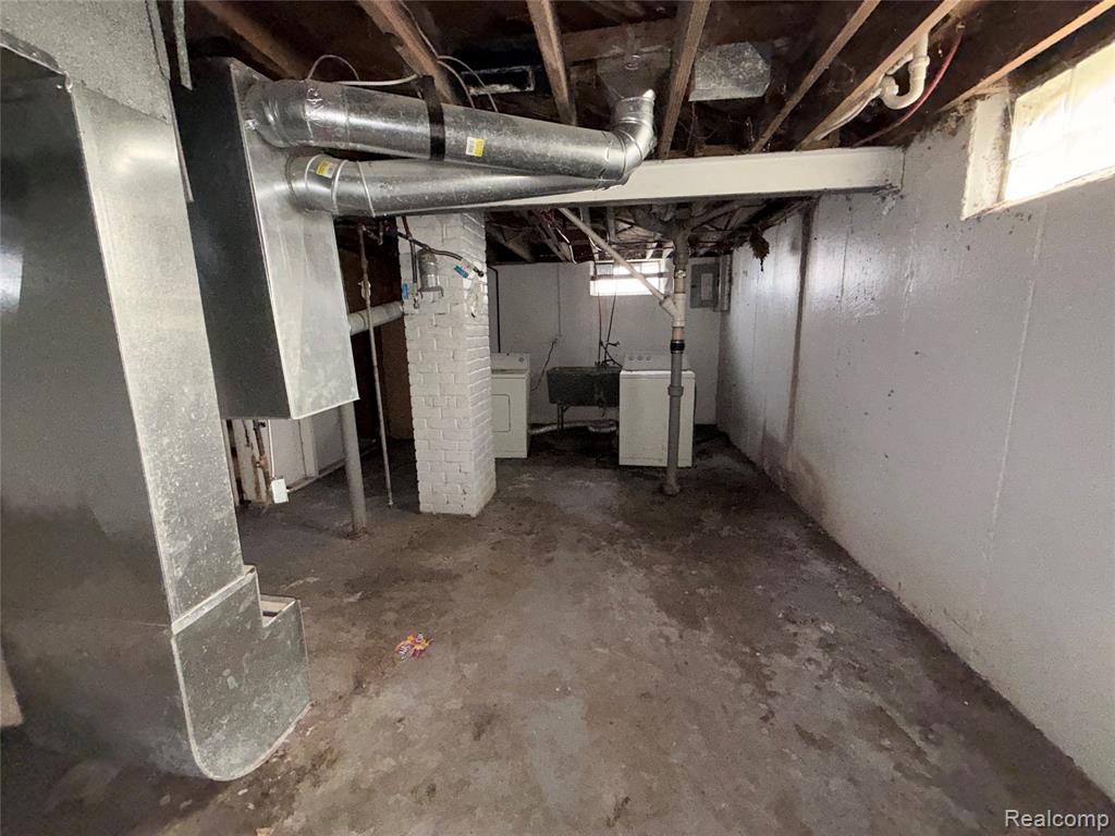 8855 Stout Street, Detroit, MI 48228 — Photo 10