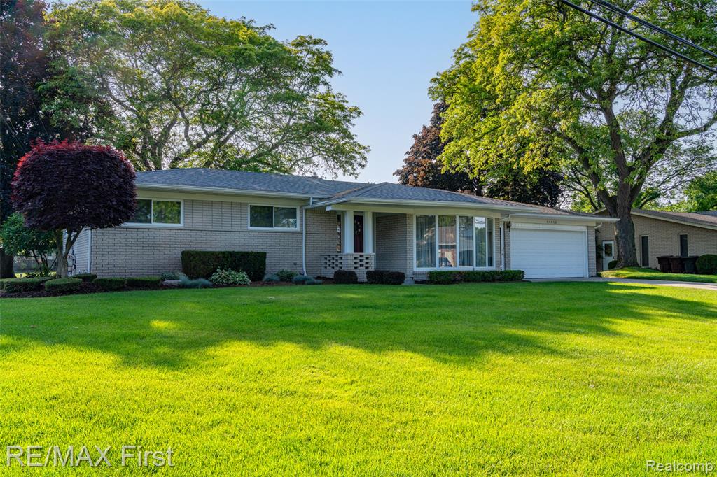 54815 FRANKLIN Drive, Shelby Twp, MI 48316 — Photo 14