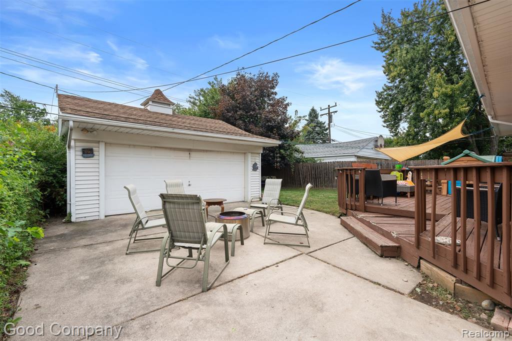 20428 Lennon Street, Harper Woods, MI 48225 — Photo 33