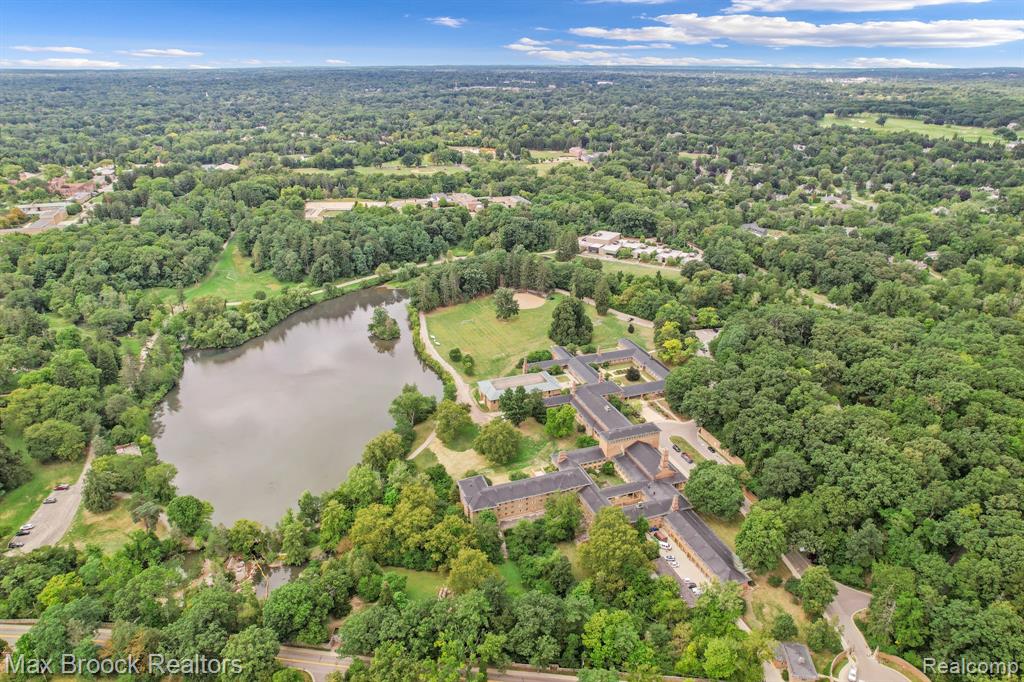 60 Kingsley Manor Drive, Bloomfield Hills, MI 48304 — Photo 68