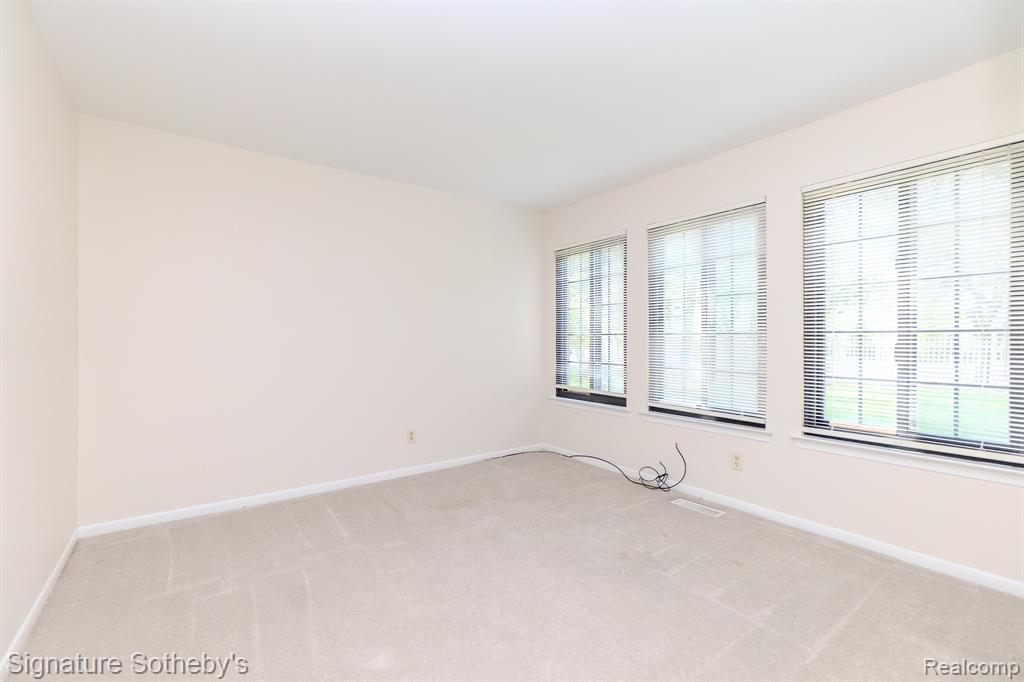 6015 PEBBLE LANE, West Bloomfield, MI — Photo 18