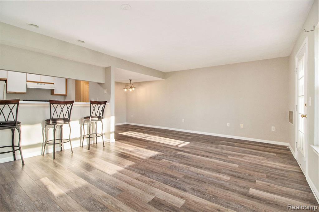 1449 HEATHERWOOD Lane, Ann Arbor, MI 48108 — Photo 4