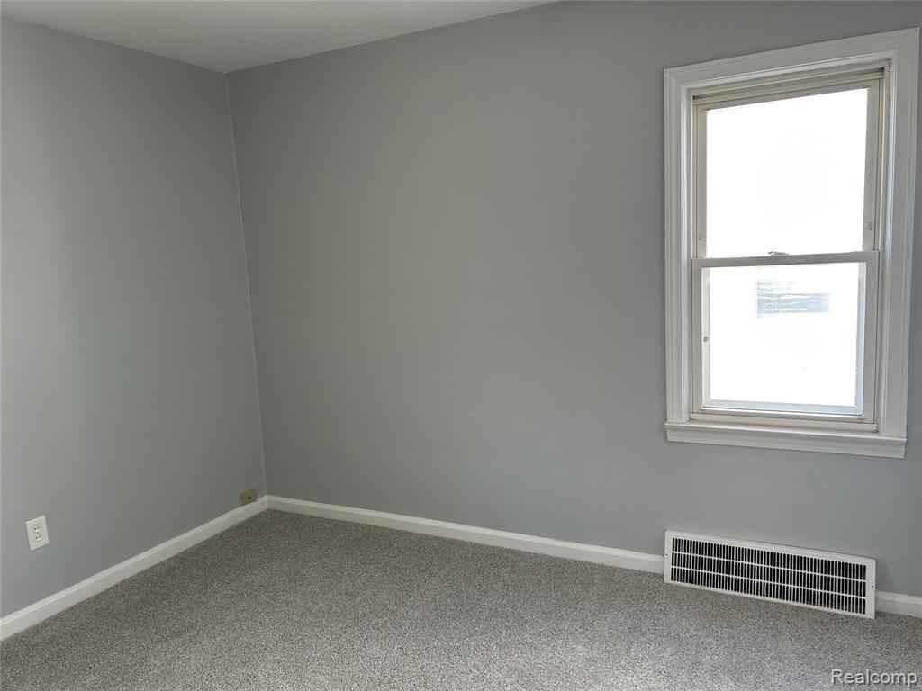 7546 Sterling, Center Line, MI 48015 — Photo 10