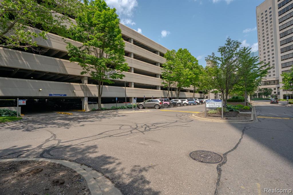 1001 Jefferson Avenue W, 300-14J, Detroit, MI 48226 — Photo 2