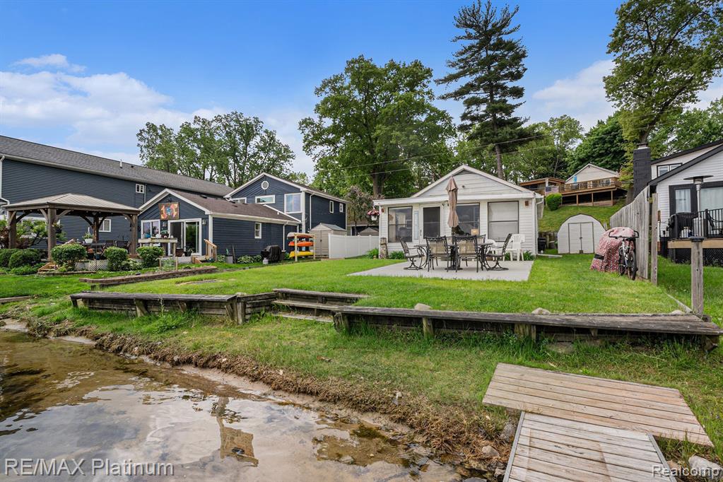 821 SUNRISE PARK Street E, Howell, MI 48843 — Photo 15