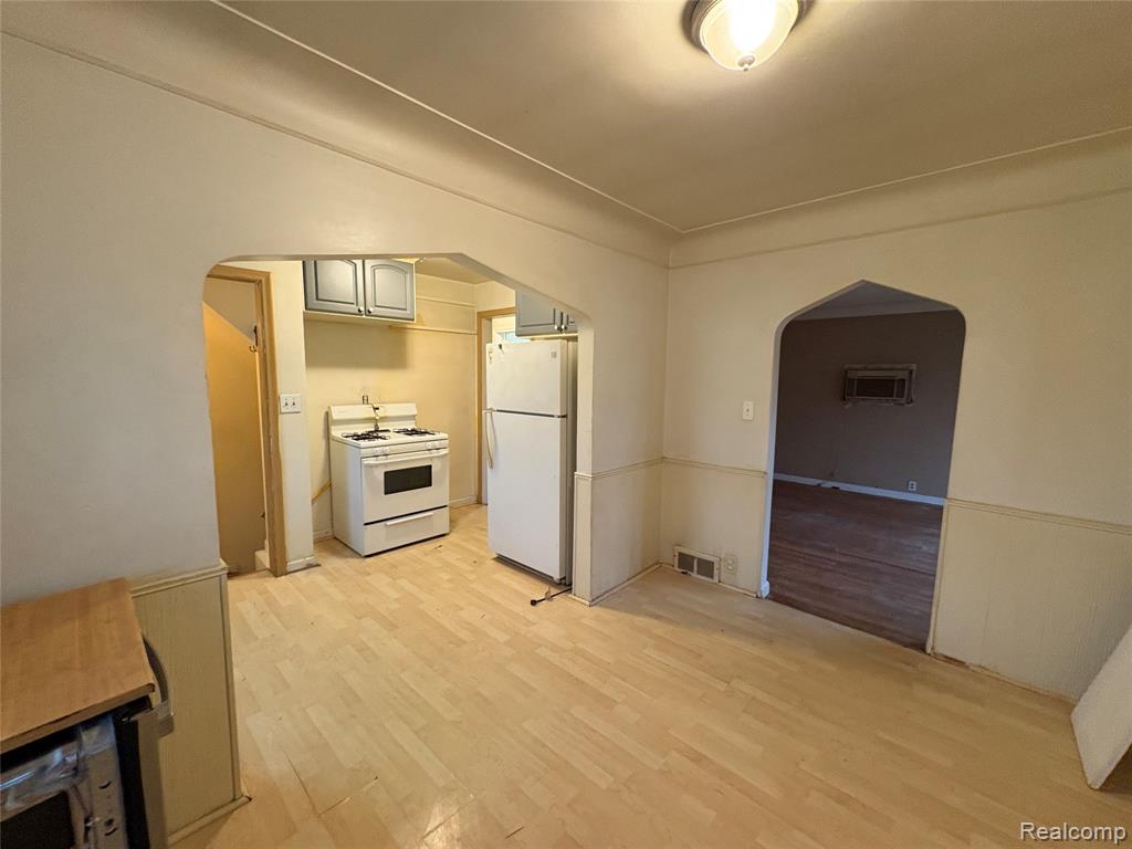 6769 Rosemont Avenue, Detroit, MI 48228 — Photo 4