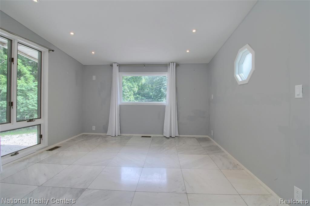 341 Corrie Road, Ann Arbor, MI 48105 — Photo 28