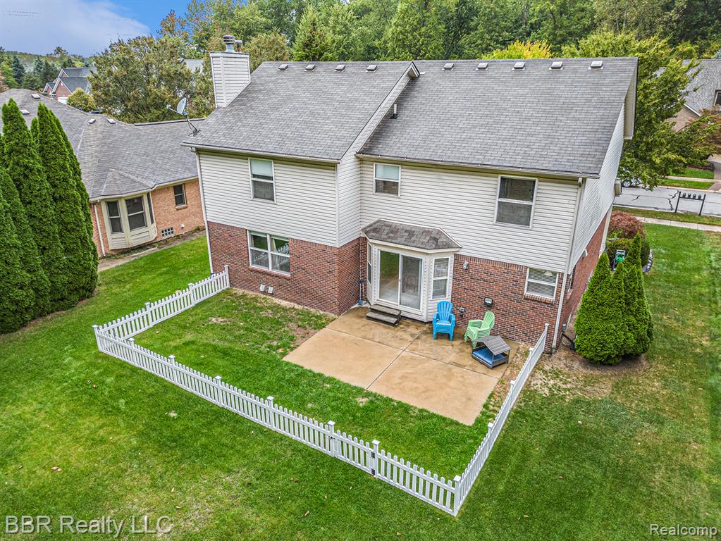 22795 Fawn Road, Brownstown, MI 48183 — Photo 30