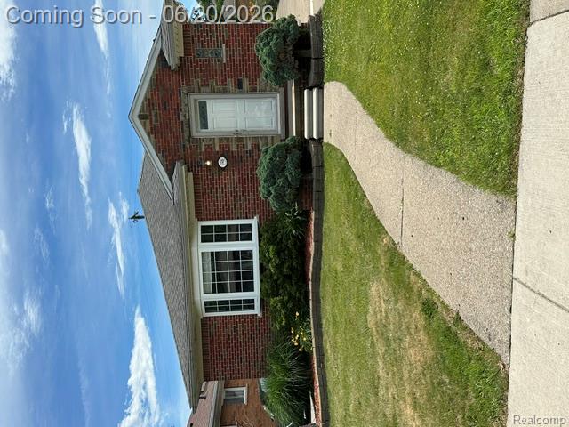 17416 Veronica Avenue, Eastpointe, MI 48021