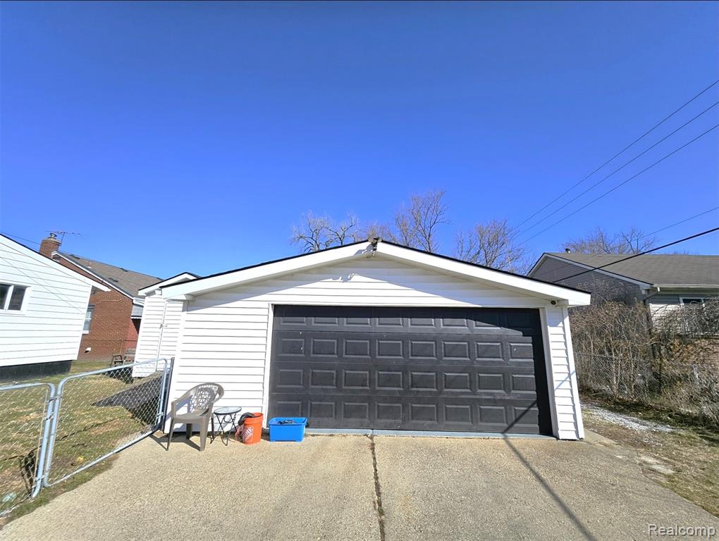 16830 S Stephens Drive E, Eastpointe, MI 48021 — Photo 5