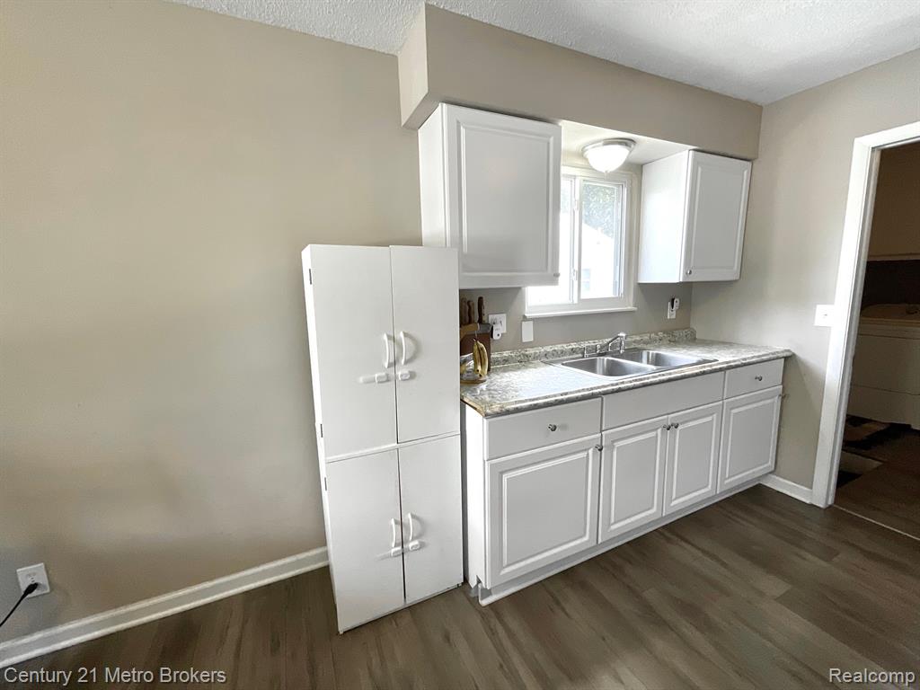 7459 WADE Street, Swartz Creek, MI 48473 — Photo 5