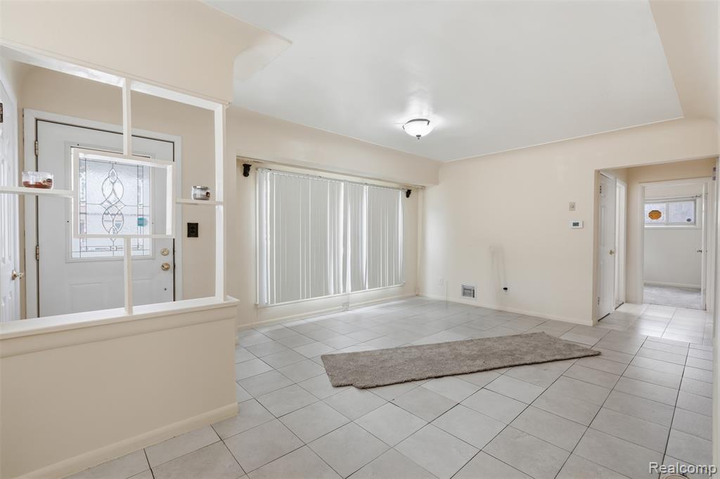 916 Buckingham Avenue, Flint, MI 48507 — Photo 7