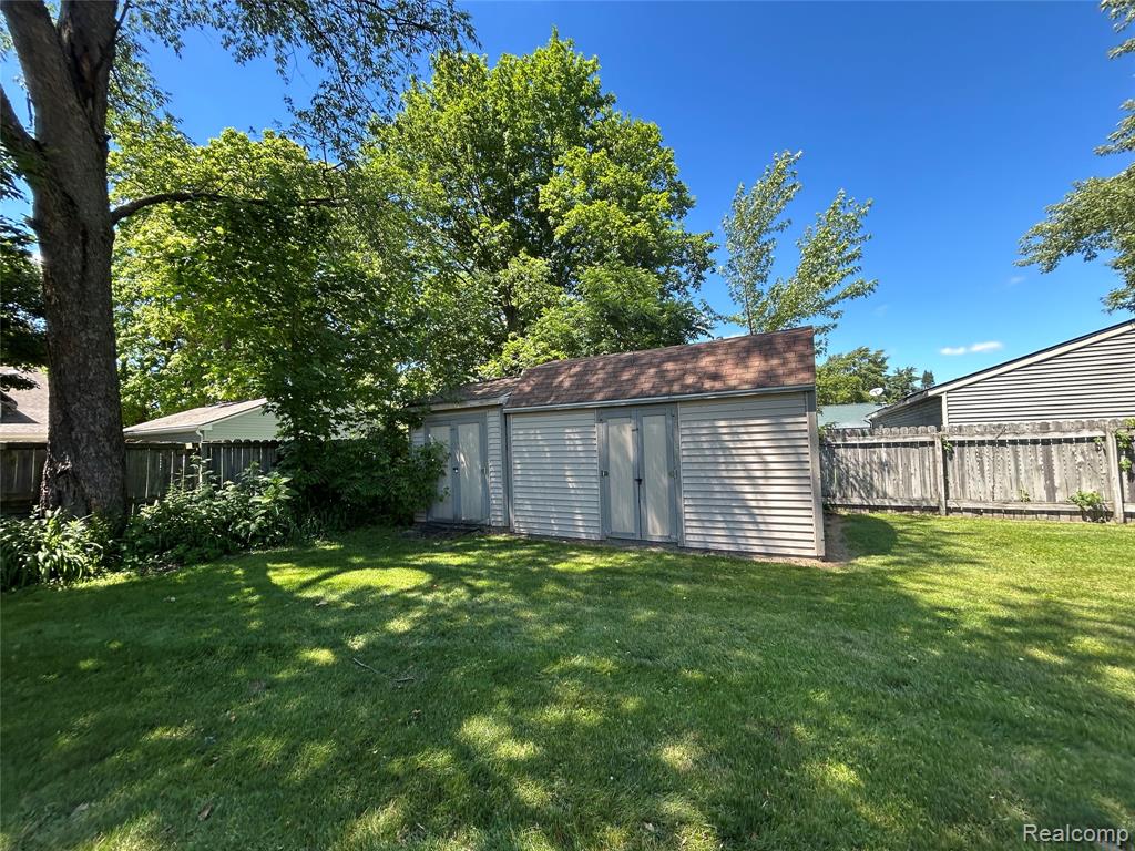 2150 Phillips Avenue, Holt, MI 48842 — Photo 31