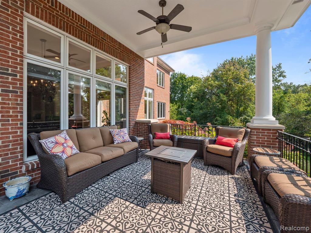 810 HIGHWOOD Drive, Bloomfield Hills, MI 48304 — Photo 40