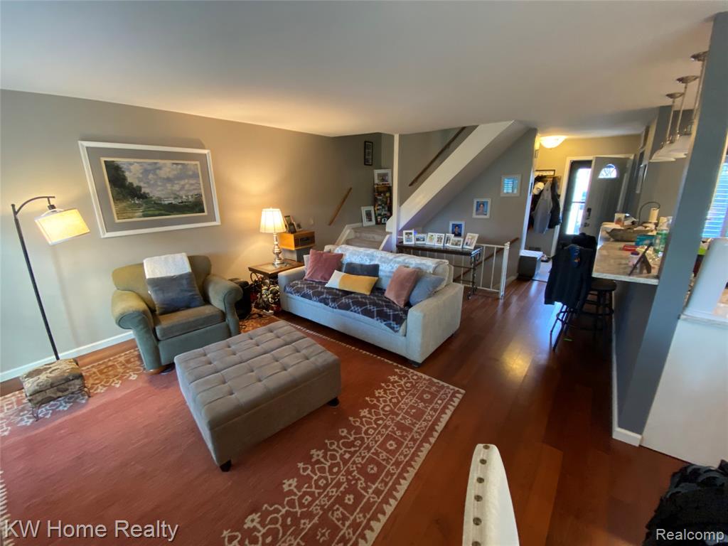 1110 Willow Grove Court, Rochester, MI 48307 — Photo 2