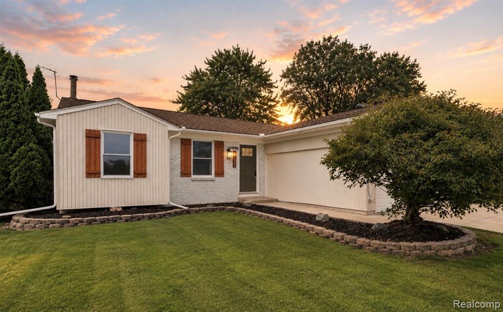 27057 Clark Circle, Chesterfield, MI