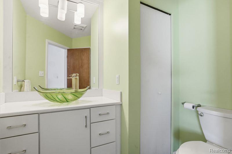 9136 Shinanguag Drive, Goodrich Vlg, MI — Photo 17