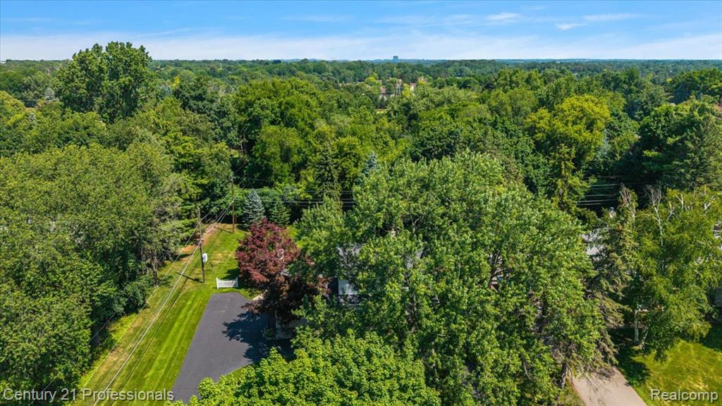 633 Foxhall Road, Bloomfield Hills, MI 48304 — Photo 14