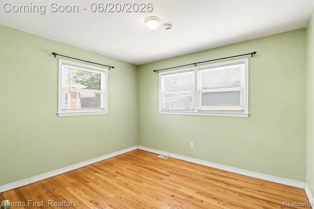 8260 Arnold Street, Dearborn Heights, MI 48127 — Photo 15