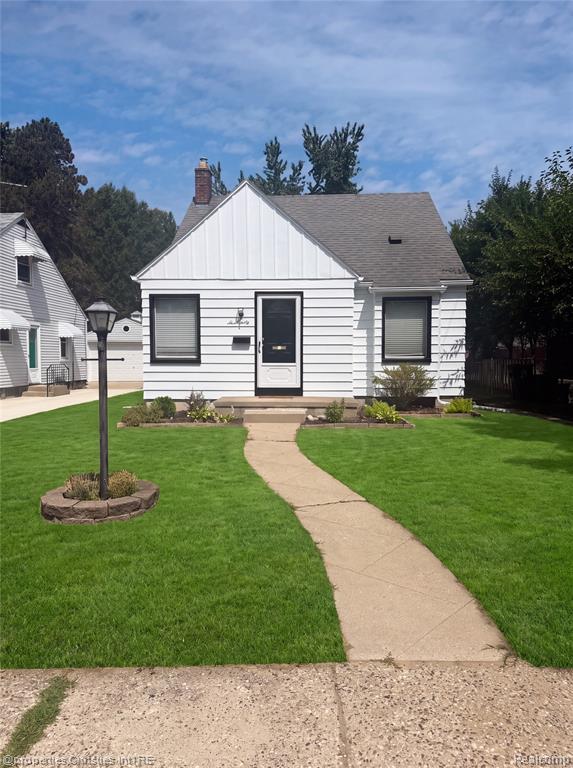 740 W Maplehurst Street, Ferndale, MI 48220