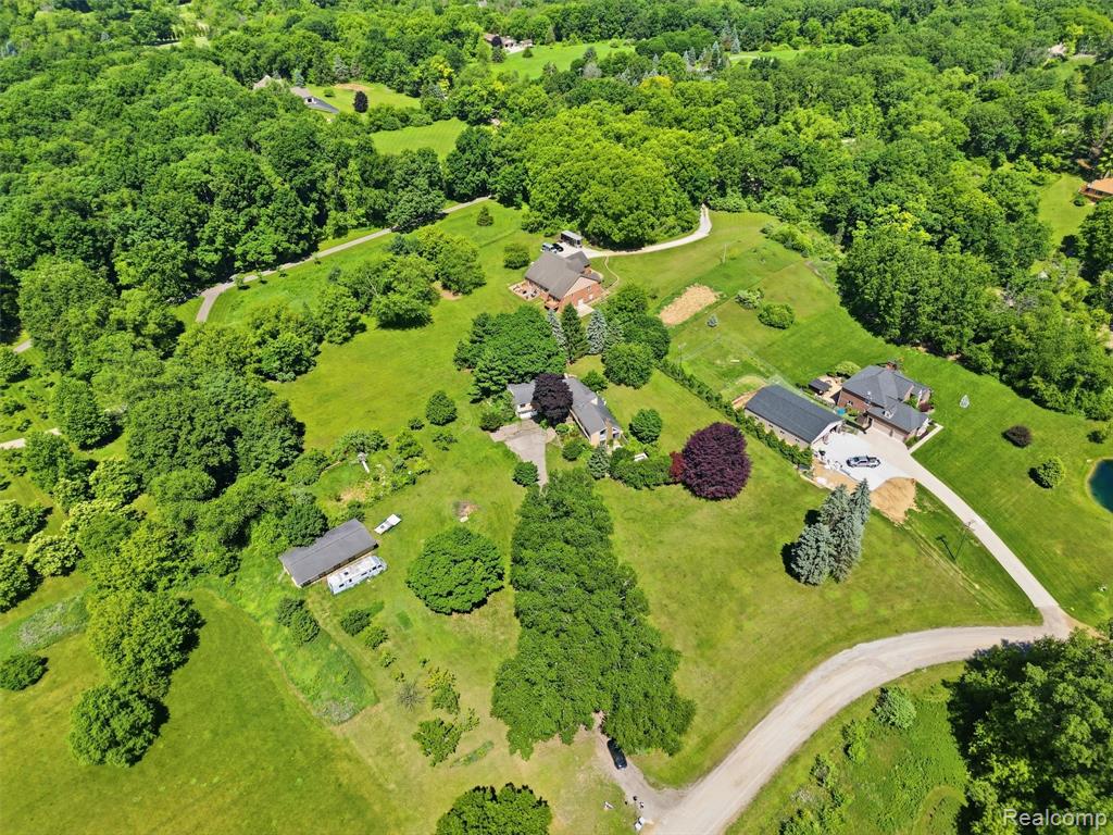 4554 Mystic Hills Circle, Milford, MI 48380 — Photo 65