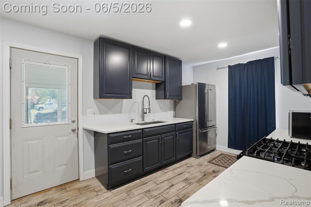 7085 Colony Drive, West Bloomfield, MI 48323 — Photo 12