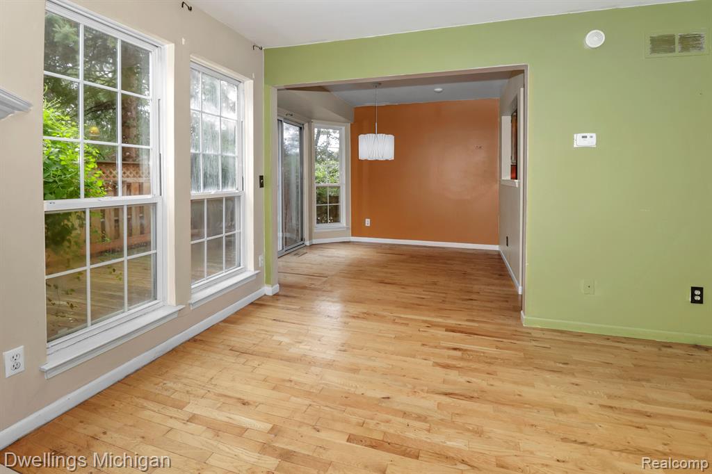 43547 YORKVILLE Drive, Canton, MI 48188 — Photo 2